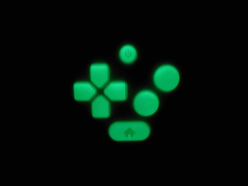 本体操作ボタンも蓄光で光ります